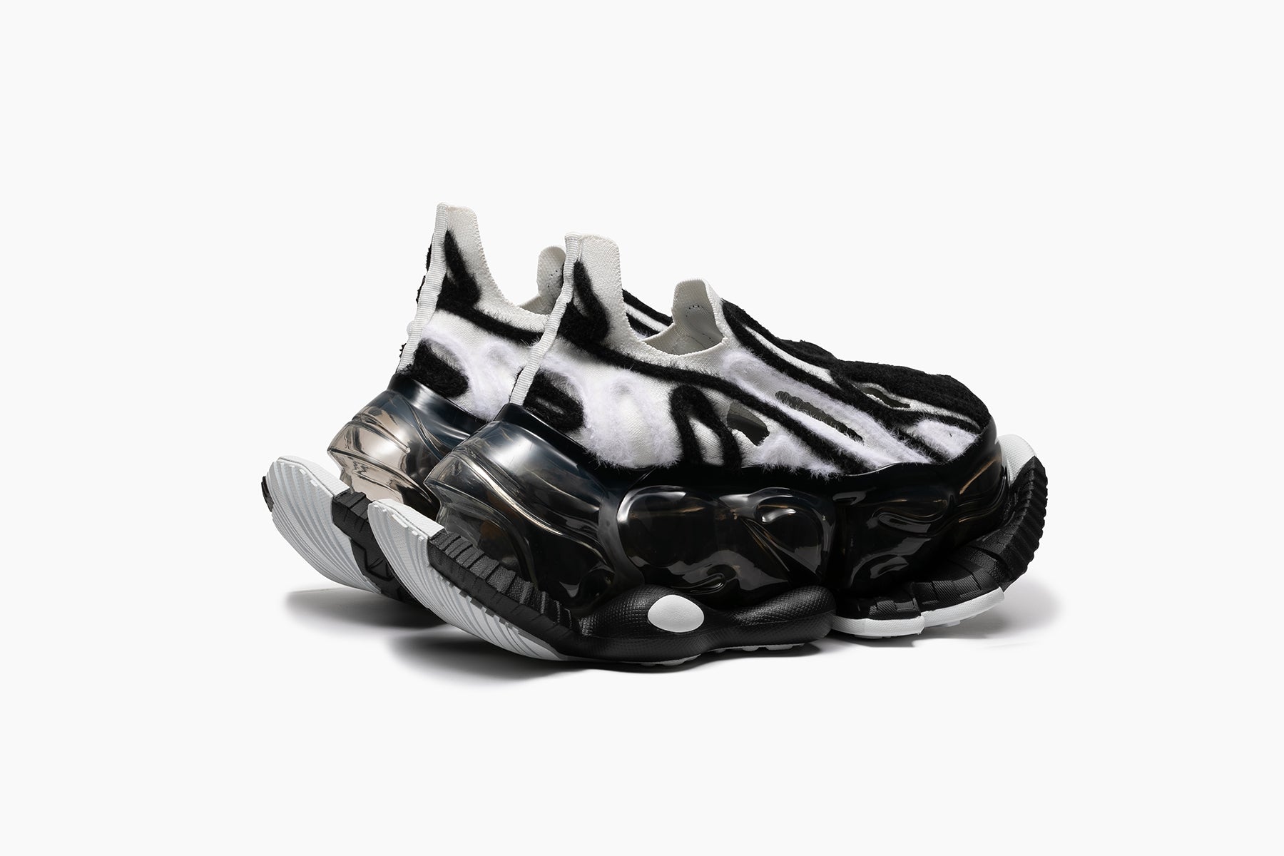 grounds SKYSCRAPER FALCON PUPA　WHITE BLACK / BLACK CLEAR