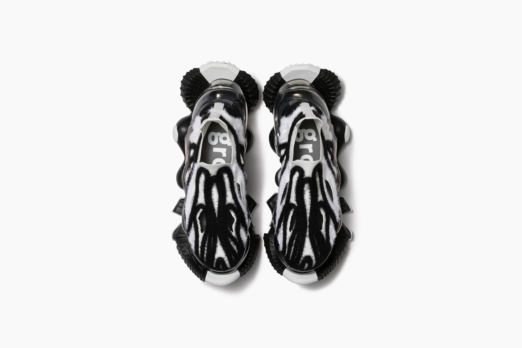 grounds SKYSCRAPER FALCON PUPA　WHITE BLACK / BLACK CLEAR